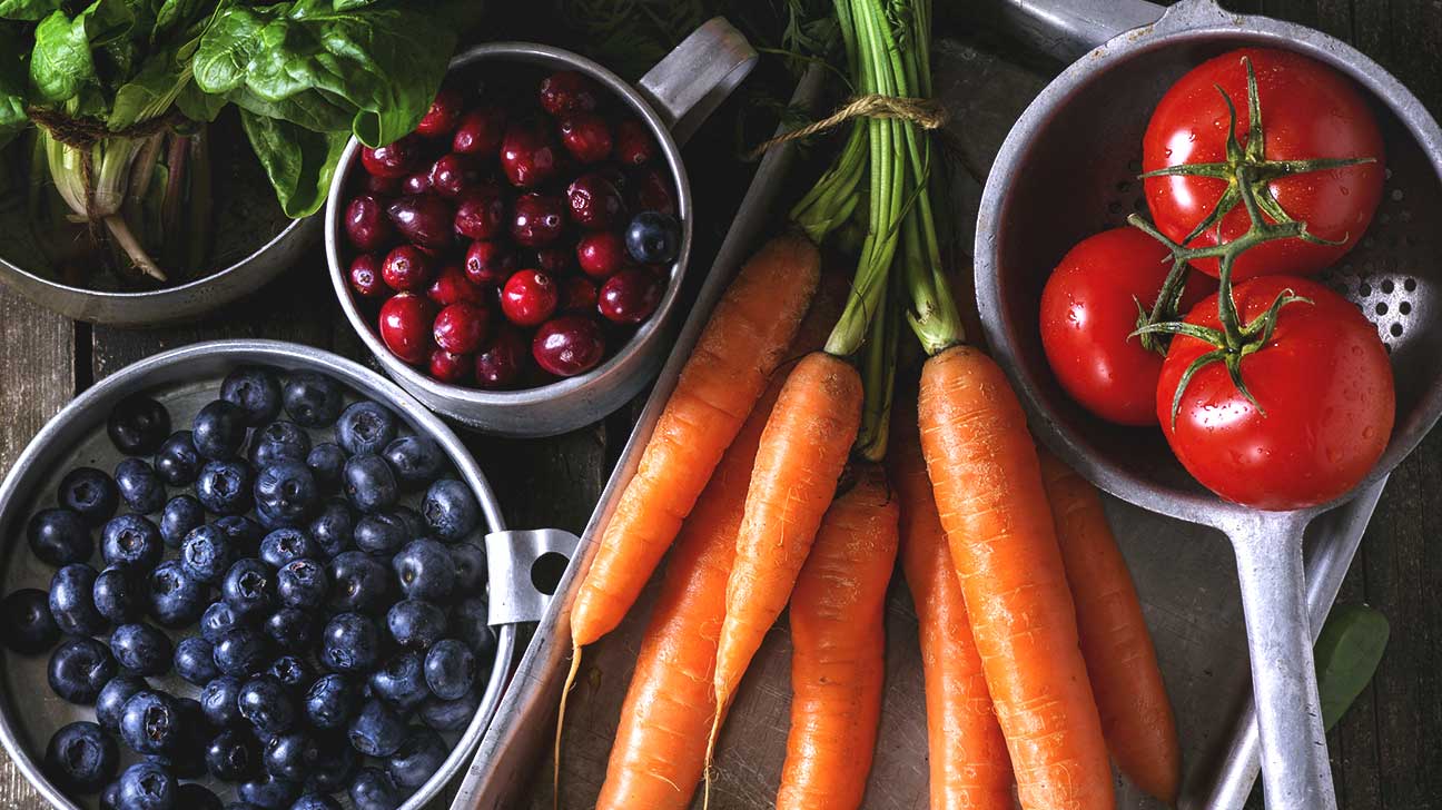 Is the Raw Food Diet Worth Trying? Dietitians Break Down the Eating Plan